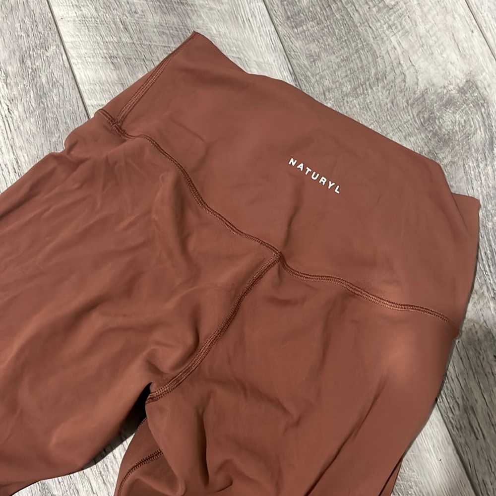 NATURYL by Niykee Heaton yoga leggings